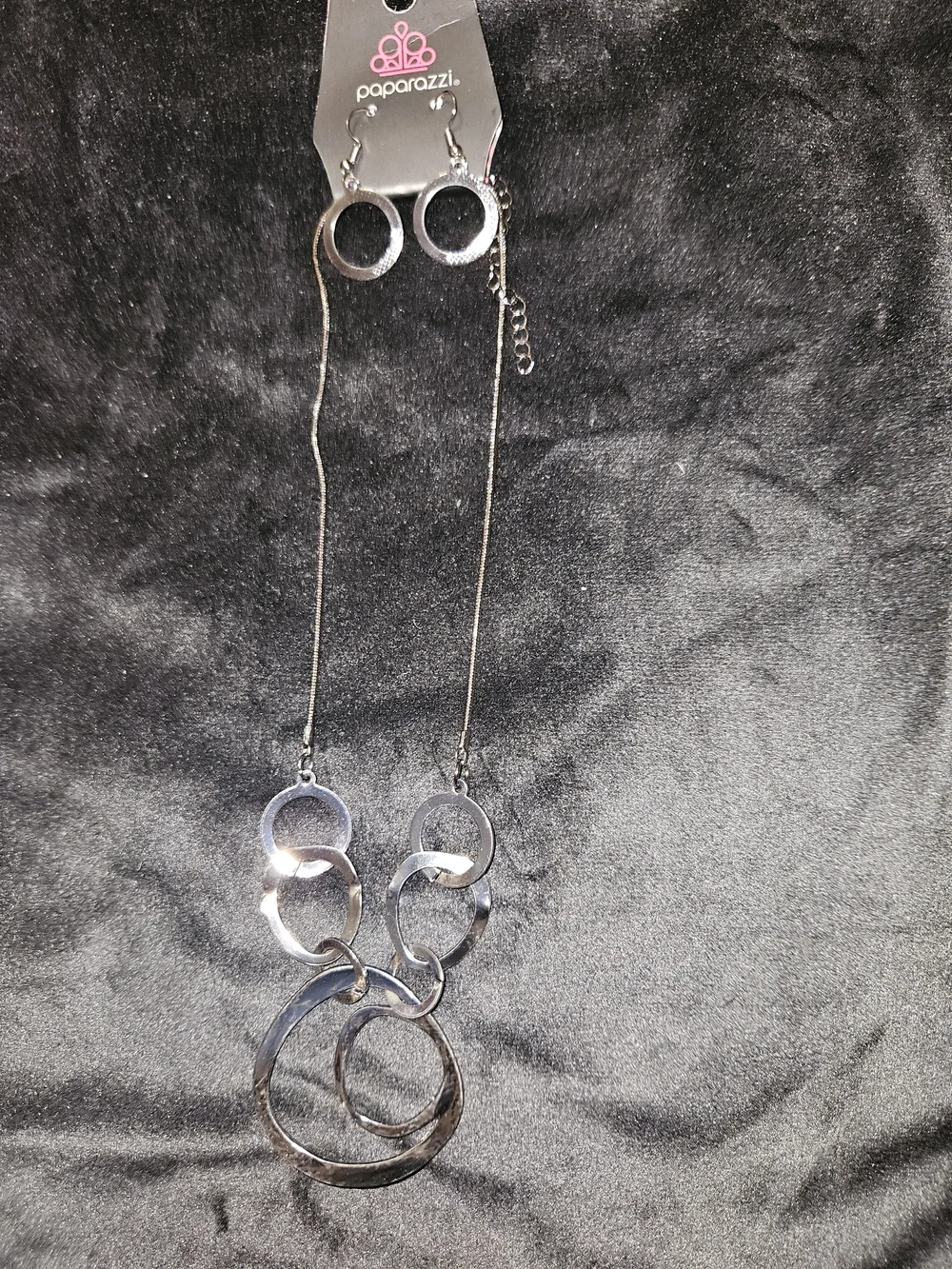 Paparazzi Silver Linked Circle Pendant Necklace and Earring Set